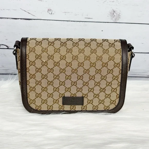 👜 Gucci GG Canvas Messenger Crossbody Bag - Picture 13 of 14